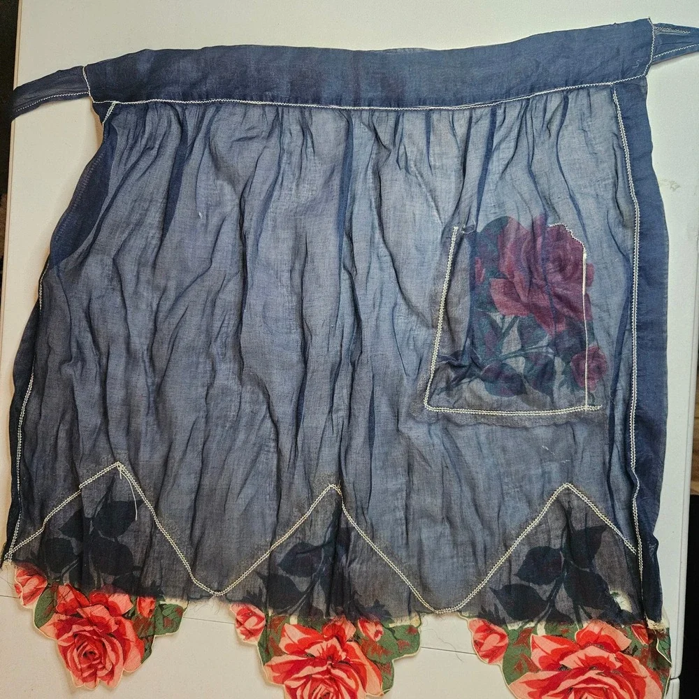 Vintage Navy Blue Sheer Half Apron Red Rose Floral Applique Lace Trim Pocket 50s